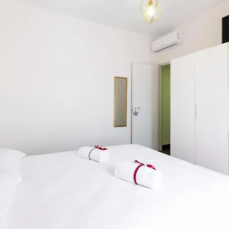 Guesthost - Salento Sole E Mare Luxury With Pool Lendinuso