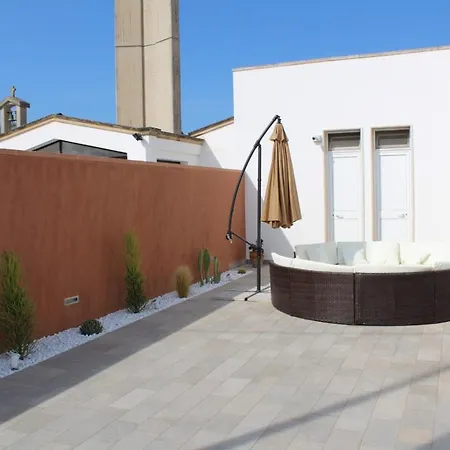 Guesthost - Salento Sole E Mare Luxury With Pool アパート