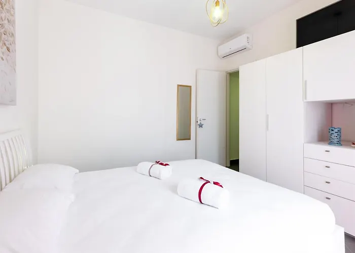 Guesthost - Salento Sole E Mare Luxury With Pool Lendinuso