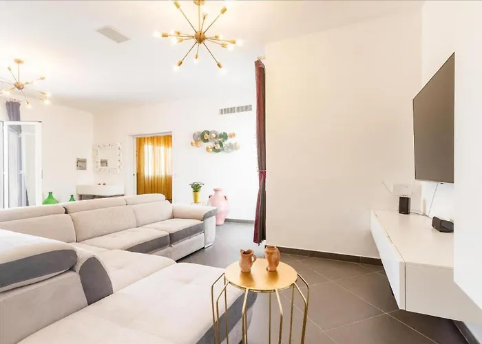 Guesthost - Salento Sole E Mare Luxury With Pool *