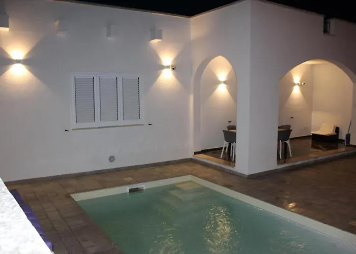 Guesthost - Salento Sole E Mare Luxury With Pool דירה *